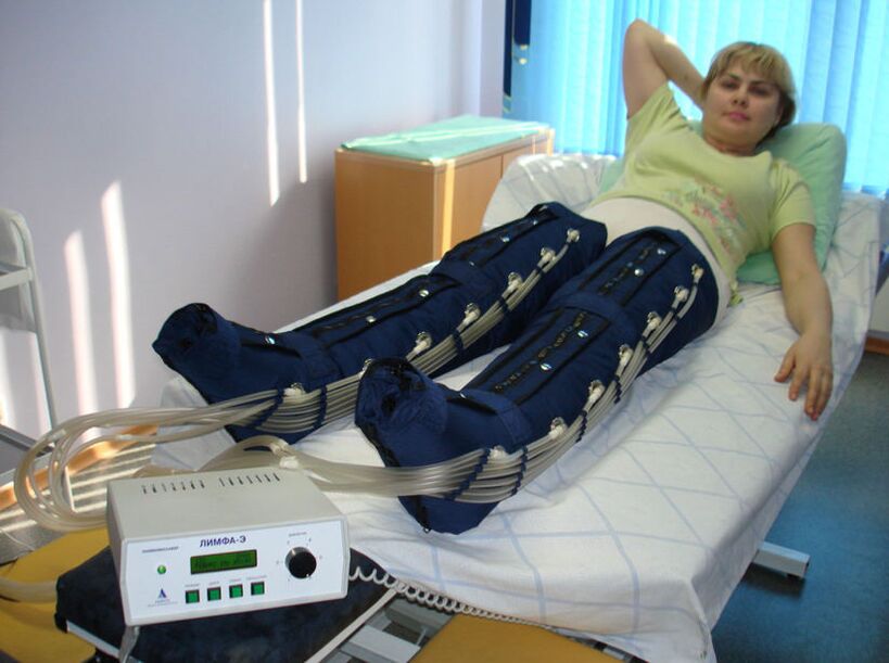 Pressotherapie zur Behandlung von Krampfadern in den Beinen